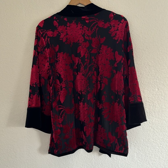 Chicos Travelers Collection Reversible Black To Red Velvet Floral Jacket NWT - Picture 11 of 11